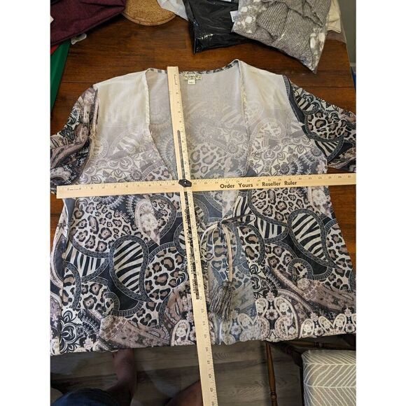 One World Black White and Animal Printed V-neck Shawl with Tie on Front Women's - Picture 5 of 5